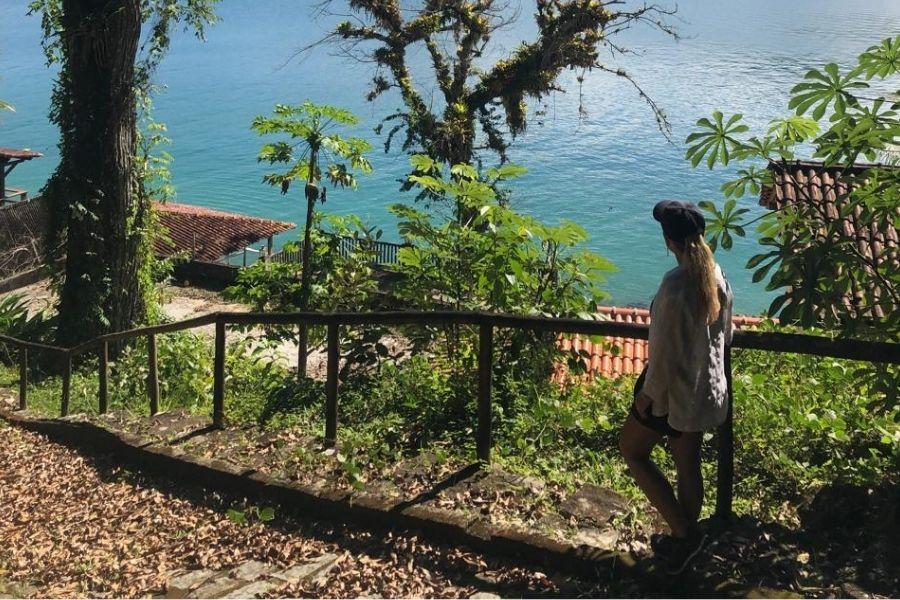 Muito Além da Terapia: Um Retorno ao Seu Poder Autêntico